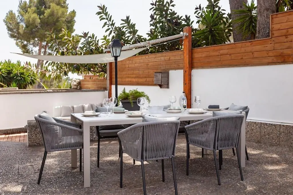 度假居 Moderna Villa Con Piscina Y Amplio Jardin 卡斯特尔德费尔斯