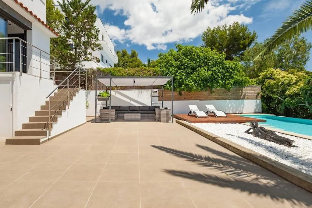 Moderna Villa Con Piscina Y Amplio Jardin 卡斯特尔德费尔斯 0*,  西班牙