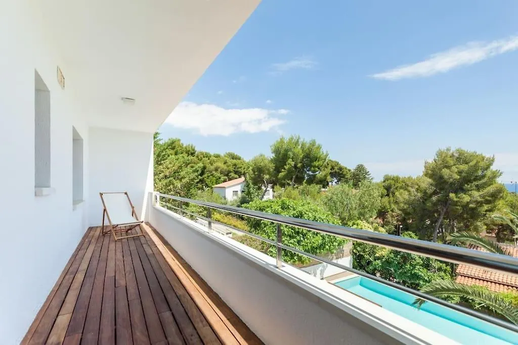 Moderna Villa Con Piscina Y Amplio Jardin 卡斯特尔德费尔斯